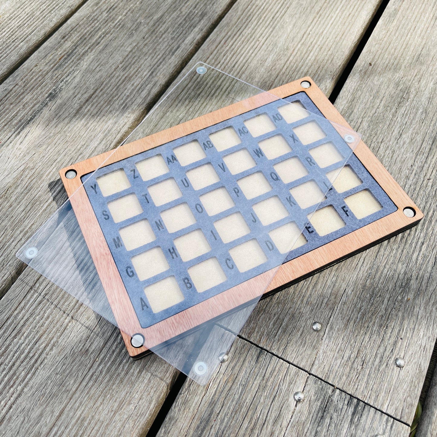 Bead organizer with lid 30 compartments